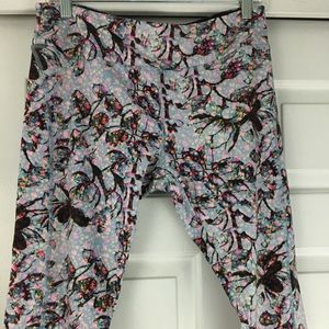 LulaRoe work out Capris: Jade